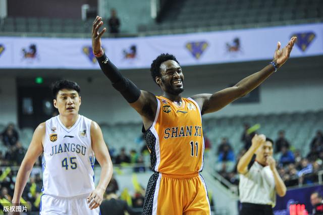 【广东男篮】全华班下的CBA：新疆掉出争冠行列，广东不再一家独大