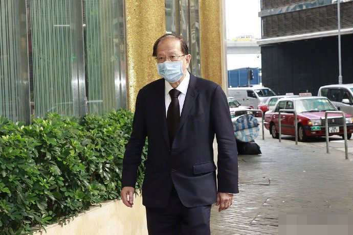 霍英东|霍英东太太出殡，霍启刚郭晶晶和两位妈妈、仨小孩到场送别