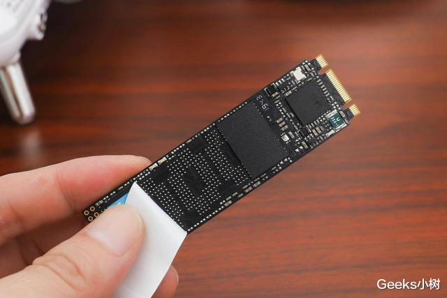 sata|打造无线化桌面，ORICO迅龙N300-SATA 1T固态助力迷你主机