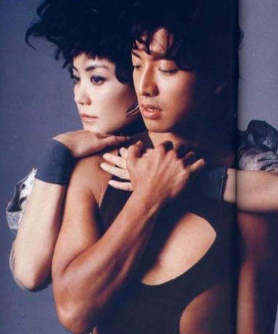 王菲|十五年前得不到王菲，十五年后就撩她的女儿，网友：通“吃”两代人！