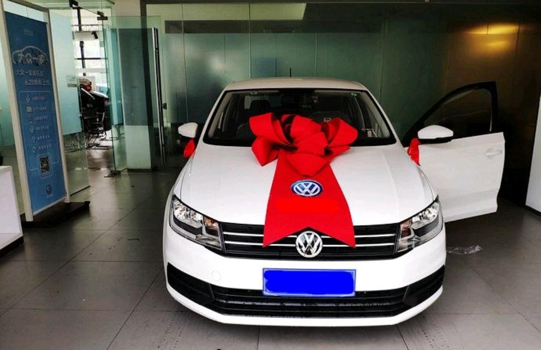 桑塔纳■喜提新桑塔纳,驾驶质感出色,配置有点寒酸,这个价格买贵了吗