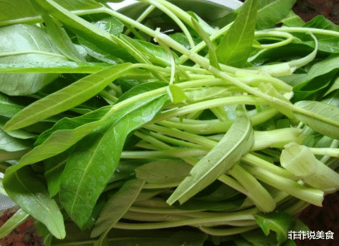 「便秘」空心菜为啥下锅就变黑？反复提醒：这1步很关键，可惜多数人做错