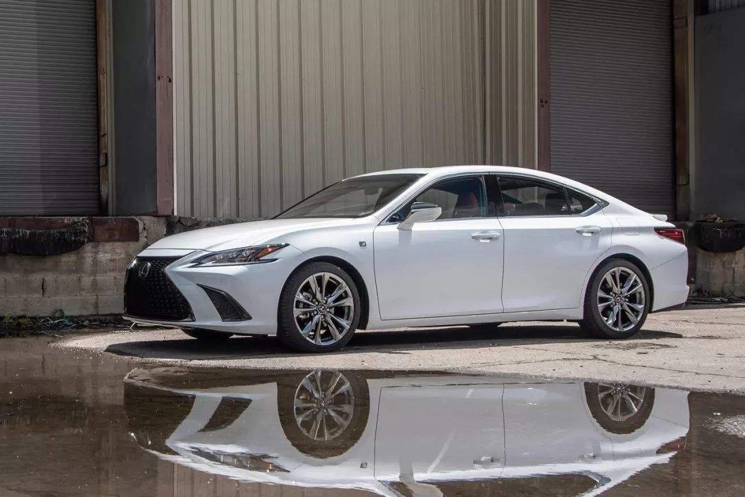 SUV|预算10万买SUV?内行人都看这4款,8万开出20万的气场