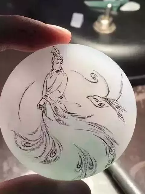 翡翠：当极品翡翠与精湛雕工碰撞后，每一件作品都让人垂涎欲滴！