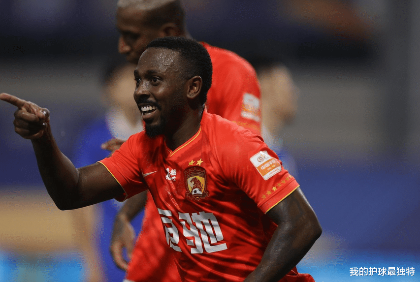 广州恒大|恒大归化豪阵惹巨大争议！名记炮轰：6外援的全华班 国足这样不行