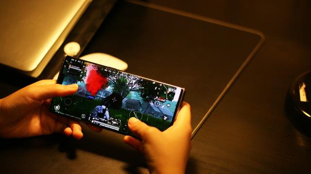 『华为mate30』40W快充，麒麟990加持，半年降价400，顶级华为加速离场