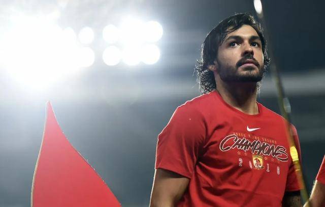 「里卡多·高拉特」上午9点，国足获坏消息！曝最强归化球员无缘出战世预赛，需再等4年