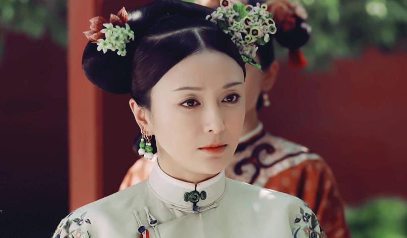 董洁|演过皇后的女星们，董洁最没气质？而她仅靠坐姿就已母仪天下！