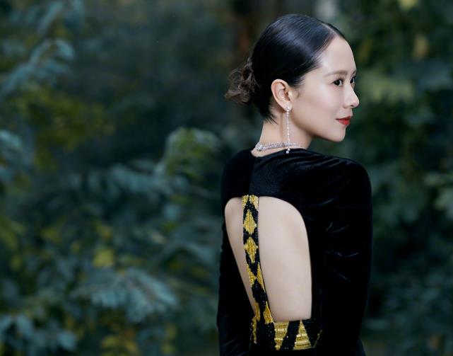 短发|海清换对发型像“整容”，放弃大妈短发后，完全看不出43岁