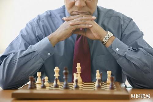 ▲职场中，领导不给晋升、成长机会，却安排很多工作给你，为什么？