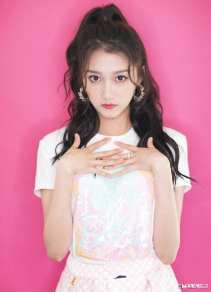 空气刘海：“空气刘海”退位了，今年流行这4种刘海，关晓彤、昆凌都上头了