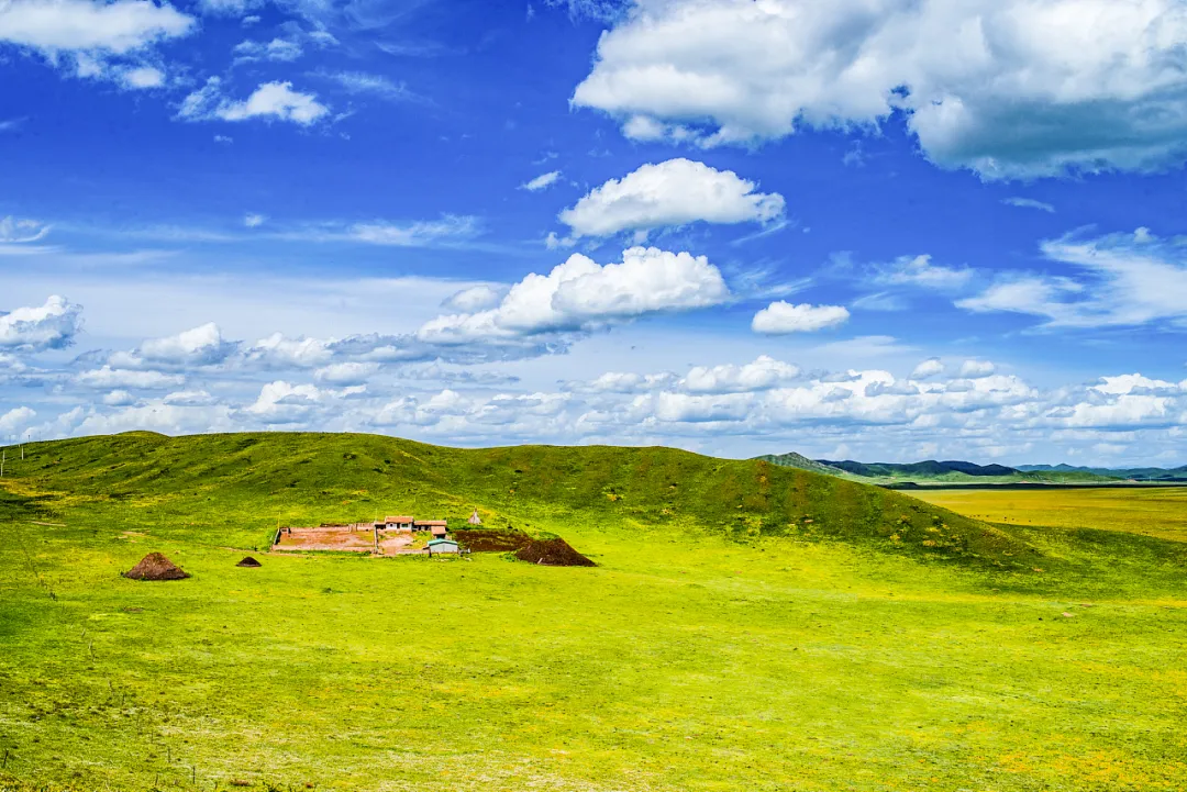 66号公路▲中国的66号公路！这条藏在川西的草原天路，每一帧都是流动的大片|思鹿旅行推荐