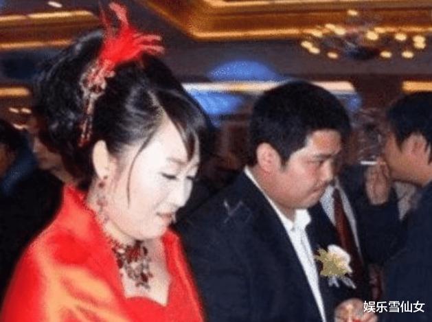 「陈德容」有种尴尬叫赵本山两个女儿, 同基因不同命, 活成两个世界的人