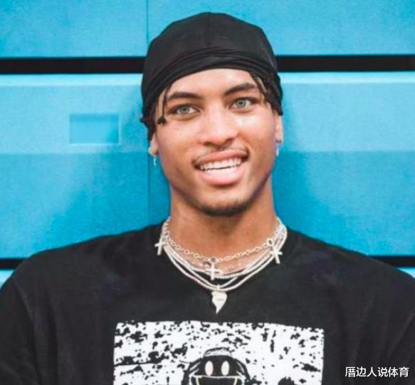 詹姆斯·哈登▲狗血!曝NBA两球星争女友:联盟第一帅杠上2.28亿前MVP,哈登怒了