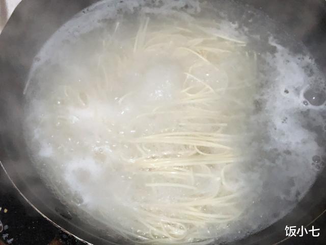 西红柿▲钟南山说过：饮食要合理，早餐一定要吃！推荐这款早餐，简单美味