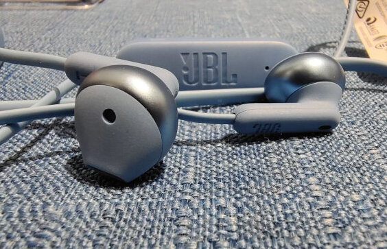 蓝牙耳机|国庆假期该怎么选购耳机？音质、续航都能扛的蓝牙耳机推荐