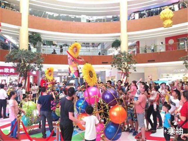 寒袖|揭秘！身子在花瓶里的“可怜人”是如何做到？江湖骗术原理很简单