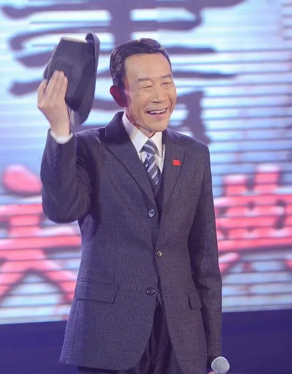 李雪健▲大满贯影帝李雪健,抗癌19年治愈,却与呵护备至的妻子争吵