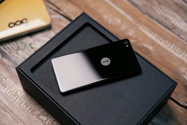 锤子科技|罗永浩出走后,锤子新机能否重拾骄傲?朱海舟:今年要猛一哈子!