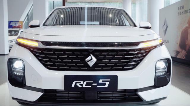 吉利帝豪|还好没买吉利，国产又出好车了，轴距2米7配贯穿尾灯，或7w开回家