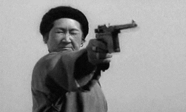 [双枪老太婆]历史上著名的“双枪老太婆”，为何1950年被枪决？