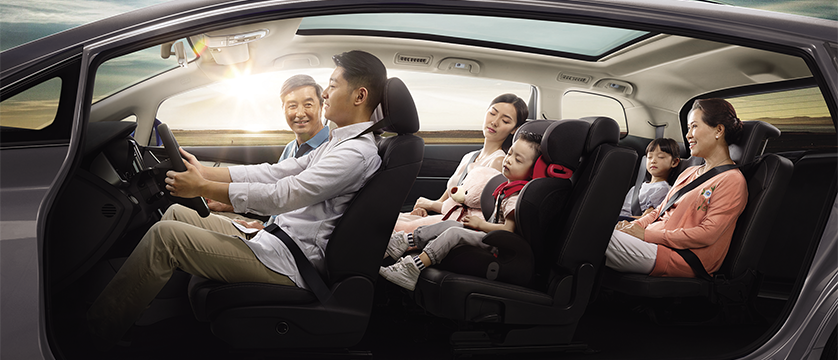 #奔驰E级#预算12万落地的家用MPV，这两款车值得考虑