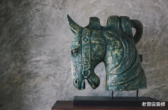 :她家不铺地,不做吊顶,全屋钢管水泥风,看到阳台我懵了!