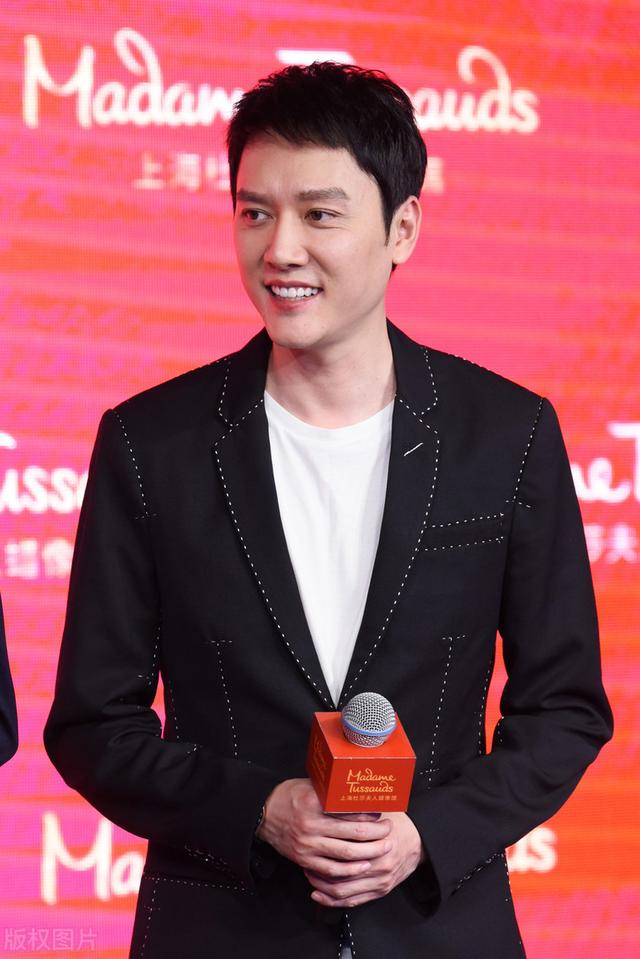 婚后2年,冯绍峰深夜痛哭狂删微博:我终于知道婚姻的真相