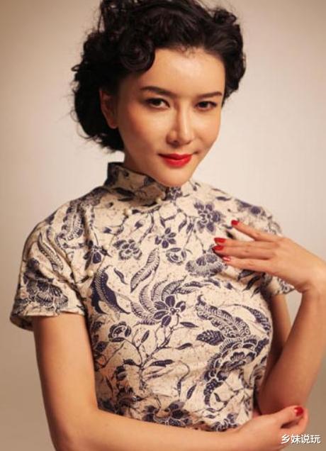 潘金莲|因演潘金莲走红，与1米侏儒分手，再嫁2米巨人，网友：博人眼球