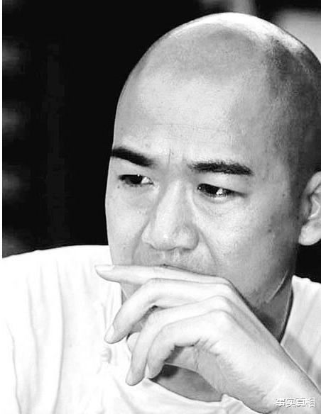 张国立|1972年，张国立和尸体同睡4晚后，头发掉光精神恍惚，险一命呜呼