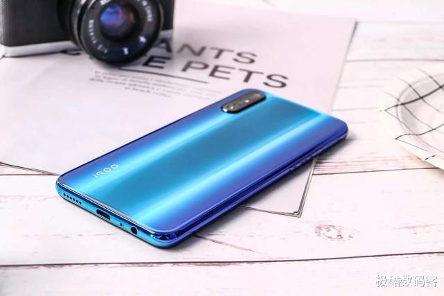 8GB+128GB！急速降价只为迎接新机，安卓旗舰机该怎么选？