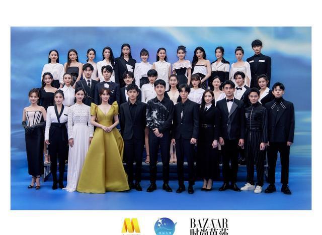 明星|明星大合唱集体翻车!p图太狠,64岁刘晓庆变香肠嘴,冯绍峰最惨