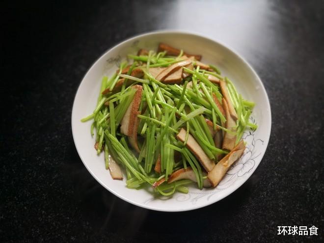 芦蒿|秋季，少吃鸡肉鸭肉多吃它，刮油排毒，补钙质，肠道通畅了