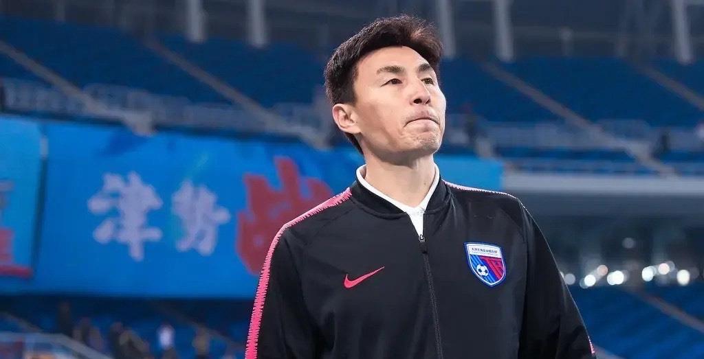 贝尼特斯：媒体爆料北方某俱乐部换土帅，外媒证实改队为大连人！