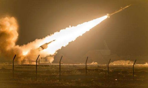 防空导弹|边境印军开火了,新型导弹毫无征兆发射,一架军机猝不及防被击落