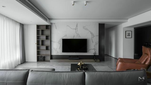 设计师|她家164㎡，仅以黑白灰为主色调，入户后却被吸引，越简单越高级