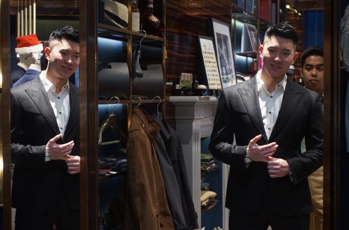 咸宁▲用四年时间雕刻出满身肌肉的00后，麒麟花臂，荷尔蒙爆棚