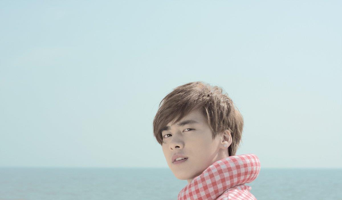 天蝎座|12星座男突然被女友亲会是啥反应？水瓶笑的一脸宠溺，天蝎感人！