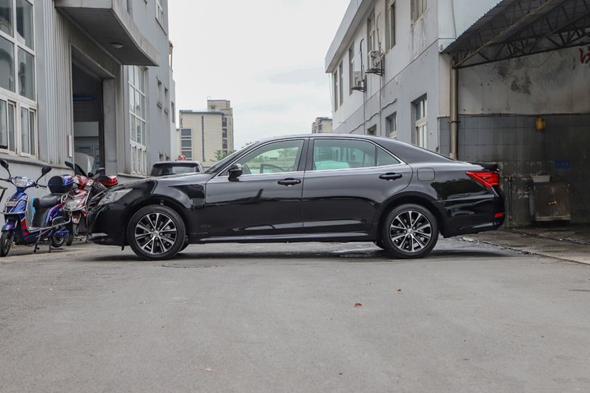 大众途昂|从72万跌到23万！曾比奥迪A6高贵，起步2.0T，开10年不动螺丝钉