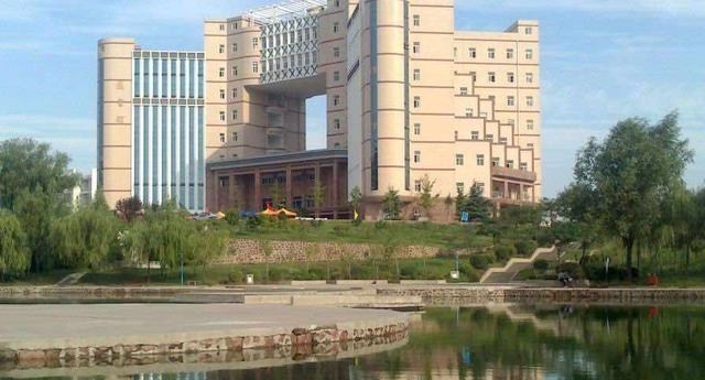 大学|这两所本科大学，地理位置好，录取分不高，适合低分段考生捡漏！