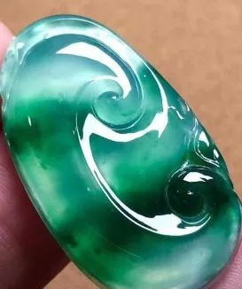 翡翠@翡翠起胶起荧是什么意思?起胶和起荧的有什么区别【多图】概述