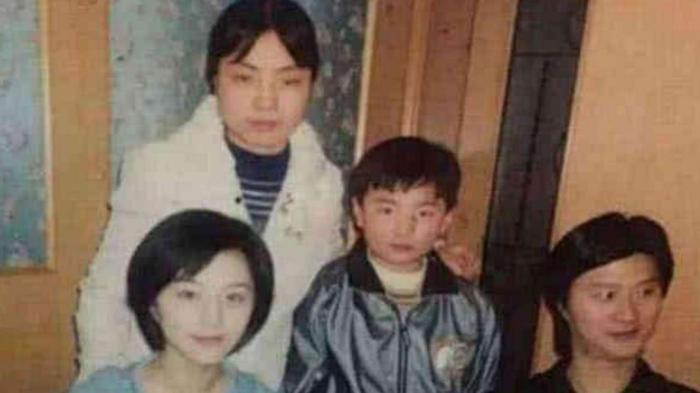 「范冰冰」范冰冰15岁上学照片被疯传，网友直呼：整没整容一目了然