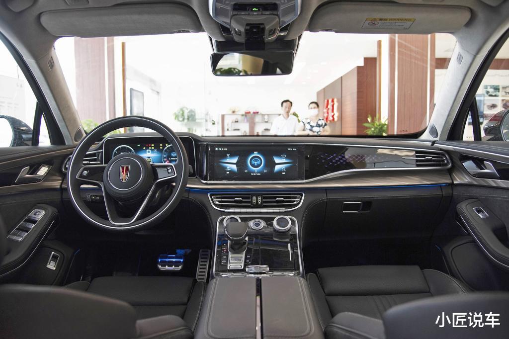 「红旗」这才是成功人士的座驾！这车比奥迪A6L漂亮，三十万开出一百万的气场！