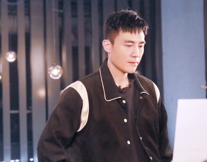 李汶翰|《追光吧哥哥》好犀利！杜淳被批油腻，李汶翰初评级得零分