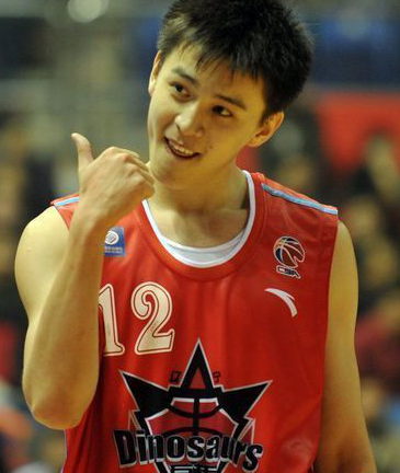 广东男篮|CBA10大城市英雄,一生只效力于一支球队,他们是整个城市的英雄!