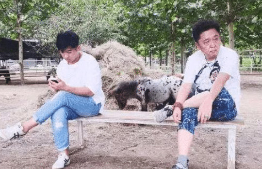 于谦|他给于谦铲了五年马粪才获得表演机会，如今成德云社最快活的人！