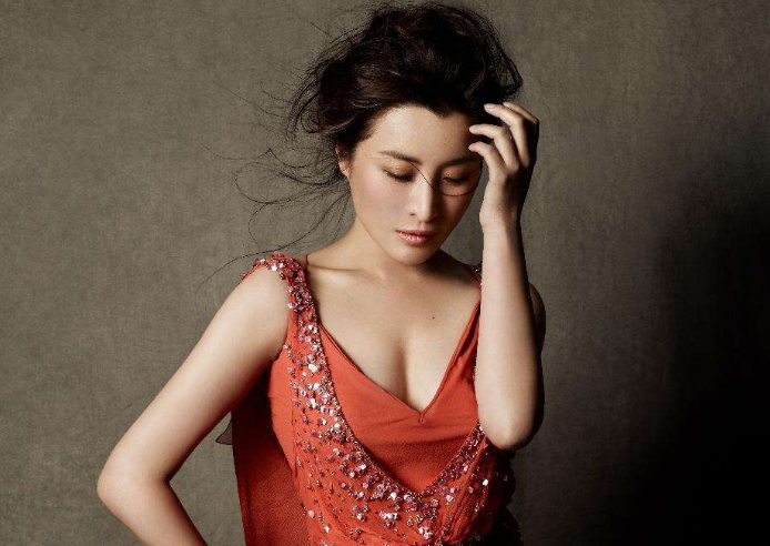 赵本山|她曾因颜值被赵本山相中，捧红后却拒绝再合作，如今落魄成路人