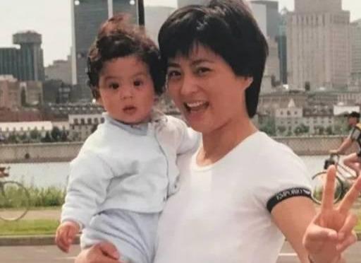 肖战|就在最近,57岁传奇歌后李玲玉被曝最近状况