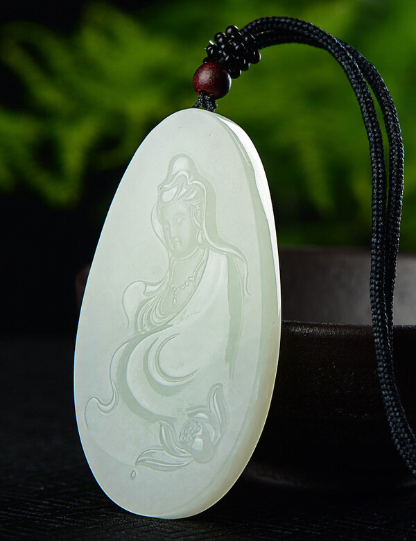 |如何用肉眼如何识别和田玉吊坠的好坏？