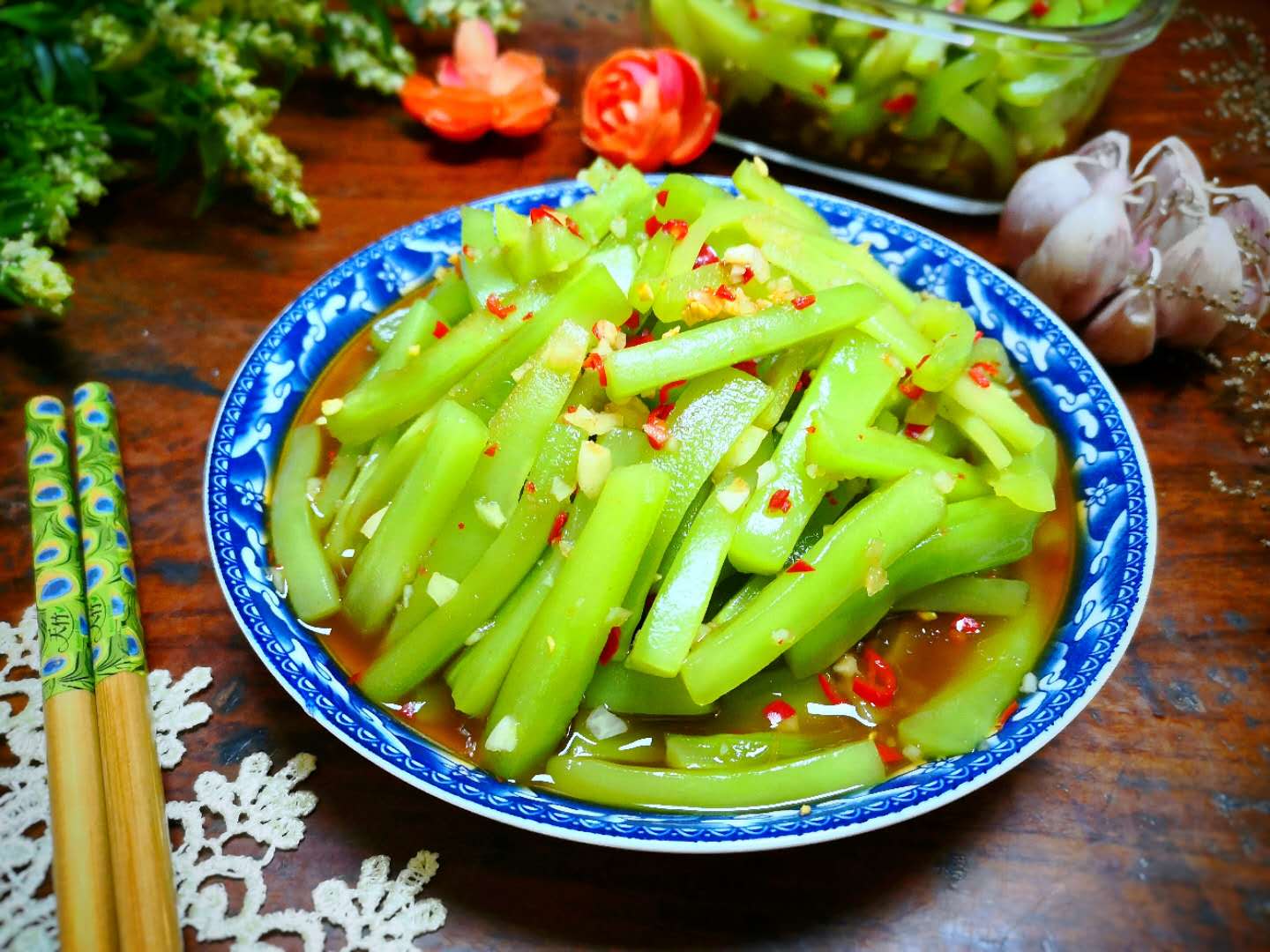 『』谷雨前后，这菜一腌就是10几斤，脆爽开胃，做一次吃30天不坏！